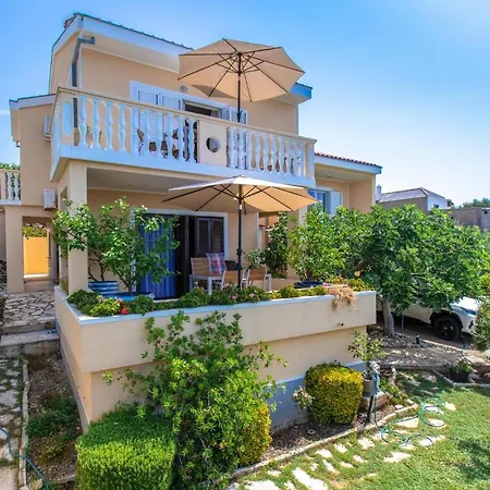 Lovely In Rtina, Razanac With Kitchen